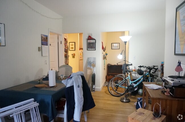 Building Photo - 529 Beacon St Rental