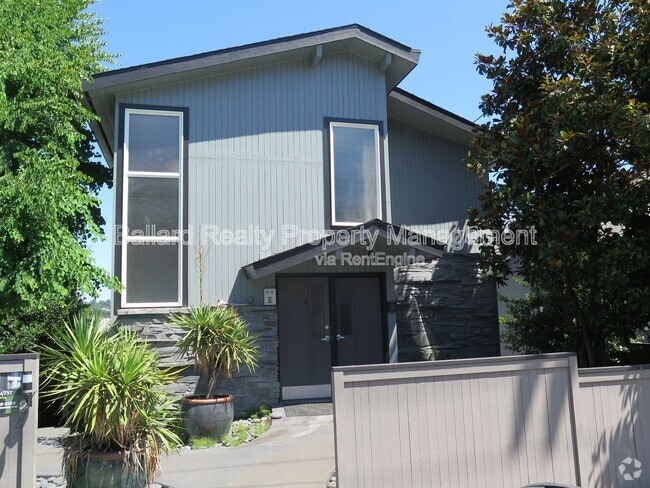 Building Photo - 636 W Nickerson St Unit 3 Rental