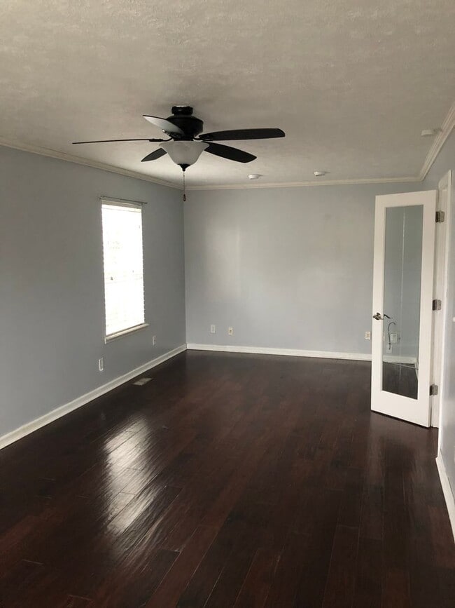 Photo - TWYCKENHAM ESTATES....3 Bedroom 2.5 Bath House