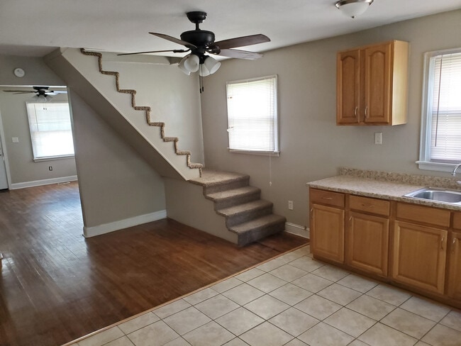 Photo - 3 bdrm 1 ba House for Rent Leeward Ave. Rent:$750