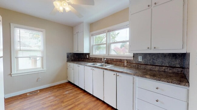 Photo - 2 Bedroom, 1 Bathroom Home in Hoisington, KS