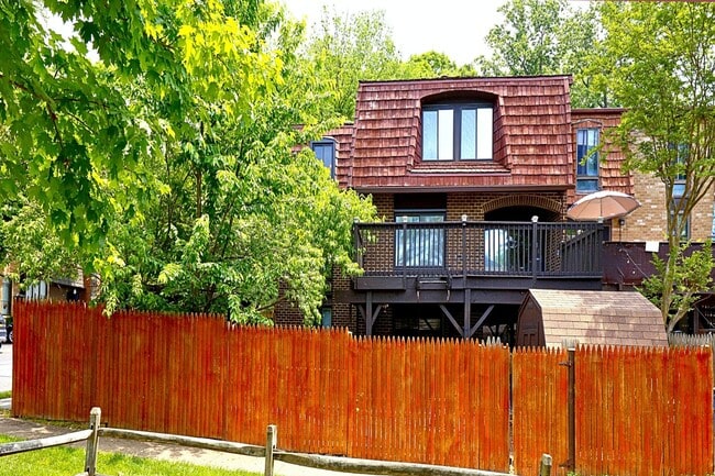 Photo - 4912 Herkimer St