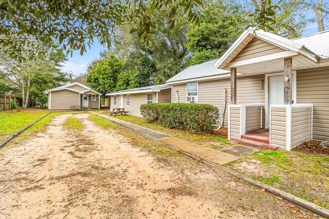 Photo - 908 N 57th Ave