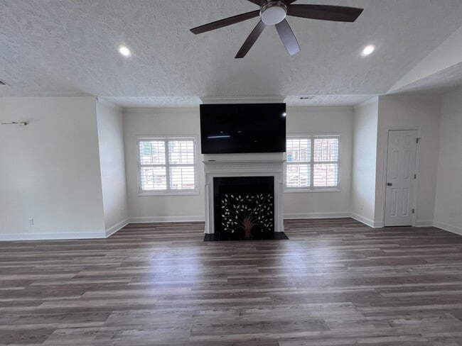 Photo - 812 Sage Creek Ln