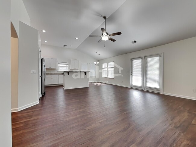 Photo - 69 Crystal Lake Dr