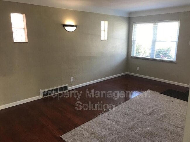 Photo - 4737 Plover Ave