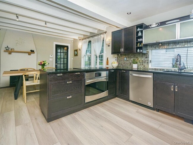 Photo - 20 Oldwood Rd S Unidad 1st Floor