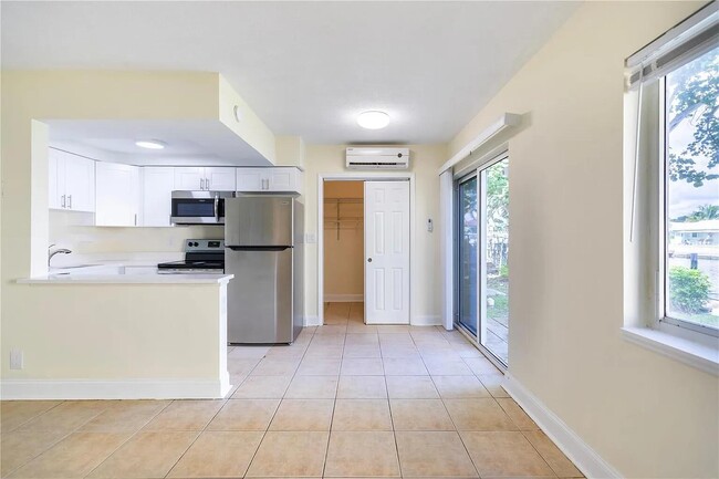 Photo - 391 SE 19th Ave Unidad 3