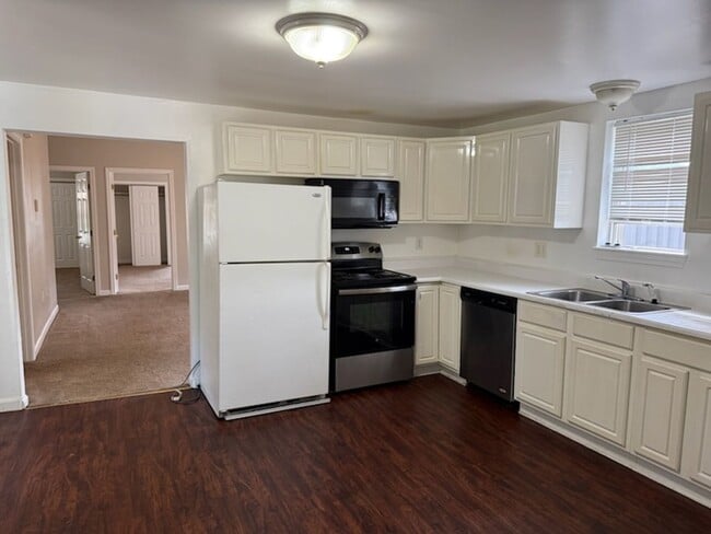 Building Photo - 11-25-25 Taftville-Occum Rd Unit 12