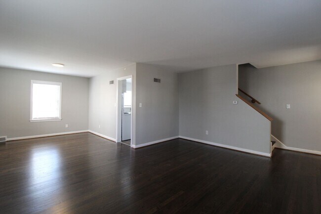 Photo - March FREE On This 2 Bedroom 2 Bath Duplex In The Waldo Area