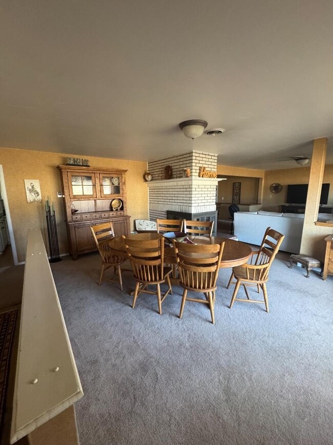 Photo - 822 Moose St