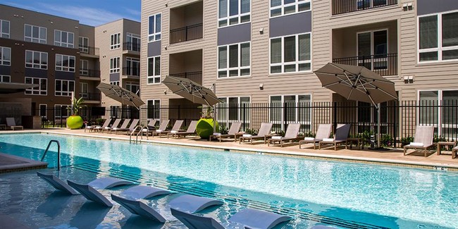 The Perry Apartments For Rent In Potomac, Md 