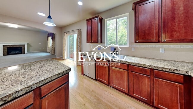 Photo - Free rent for September if you move in now...
