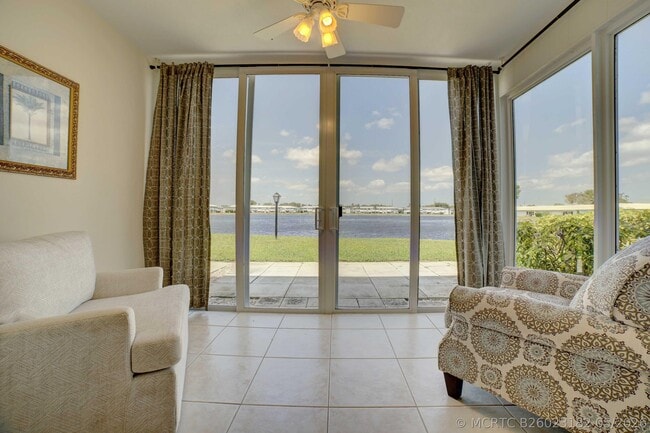 1801 Ocean Dr Unit 110