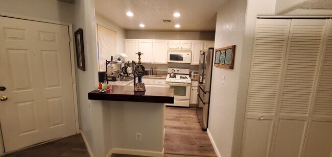 Photo - 2 Bedroom Condo