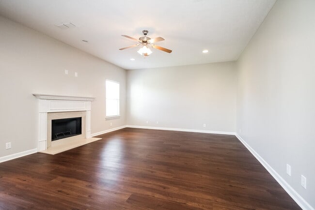 Photo - 3322 Cotswold Ln