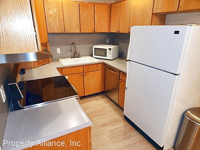 Photo - 3 br, 2 bath House - 207 Daly Avenue