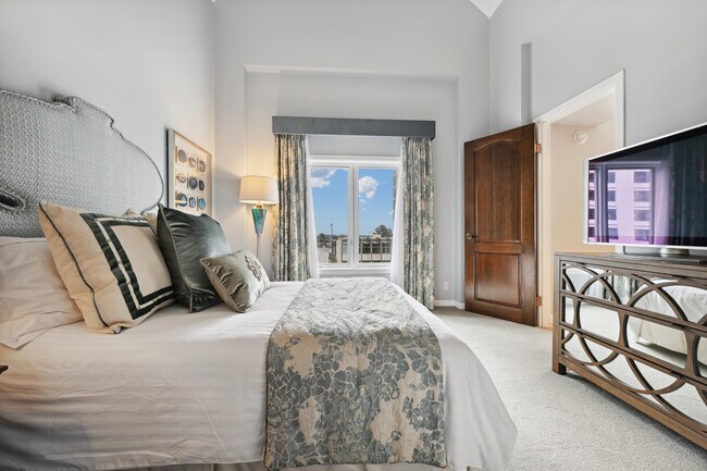 Photo - Utama Royale