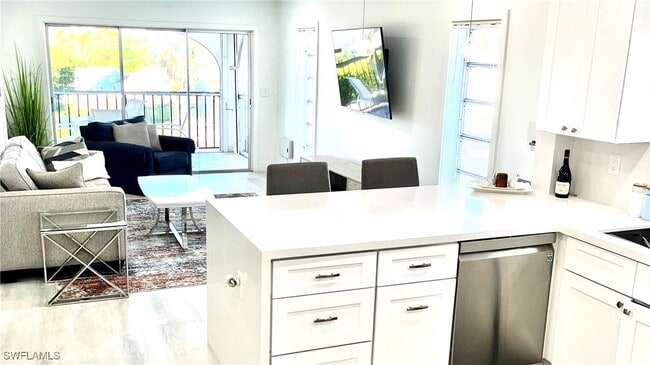 Photo - 2 High Point Cir W Unit 304