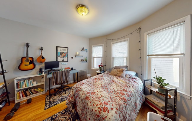 Building Photo - 25 Tufts St Unit 2 Rental