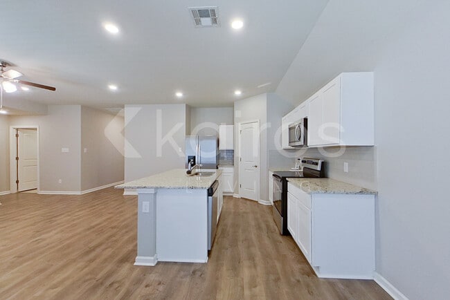 Photo - 114 Yardley Ct