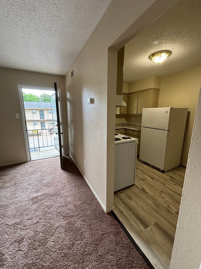 Photo - Whitehaven Oaks Apartments