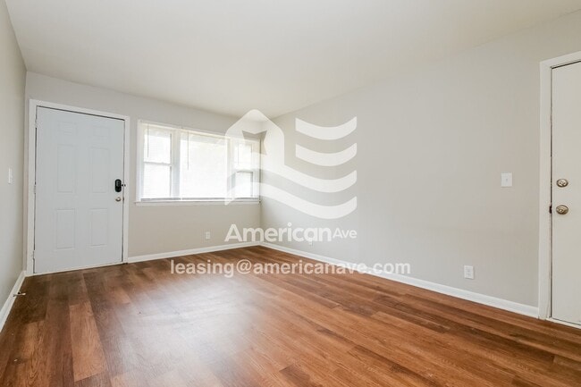 Photo - 3876 Parker St