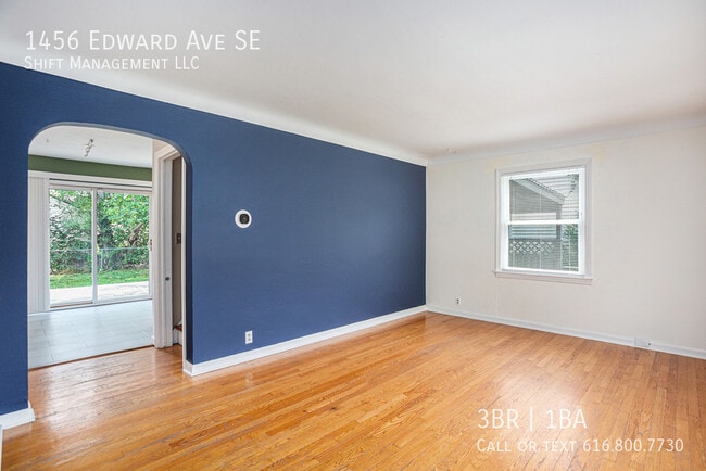 Photo - 1456 Edward Ave SE