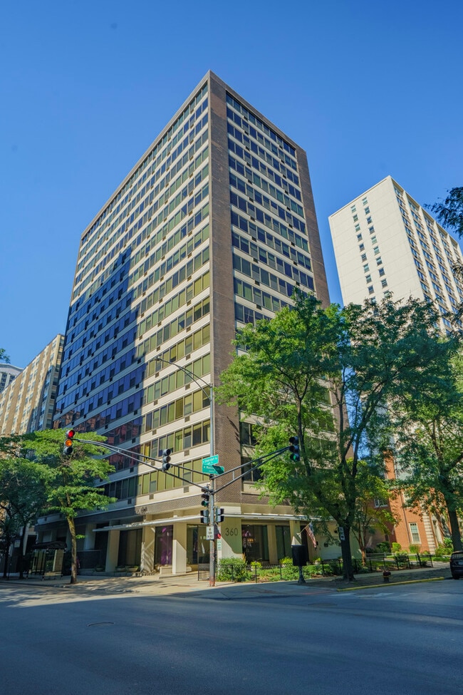 Photo - 360 W Wellington Ave Condo Unit 14D