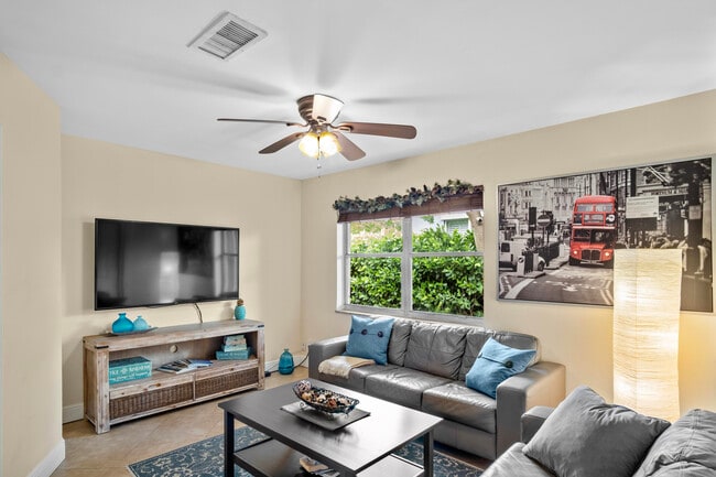 Photo - 803 NE 2nd Ave