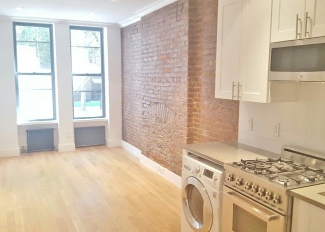 Photo - 228 East 27th Street