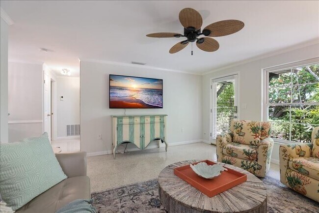 Photo - 313 Tarpon St