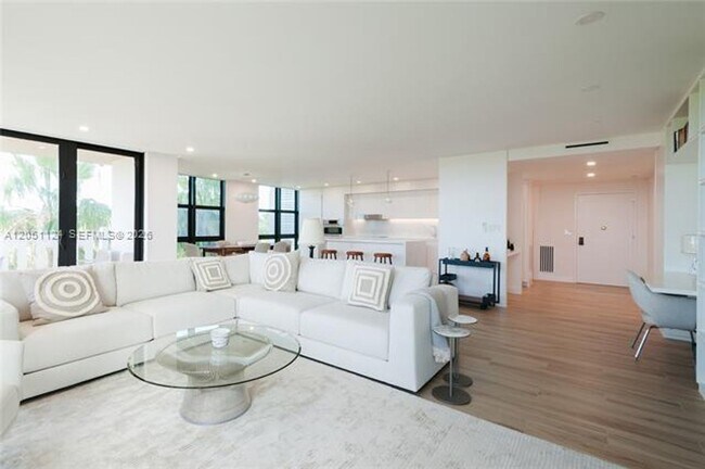 Photo - 1121 Crandon Blvd
