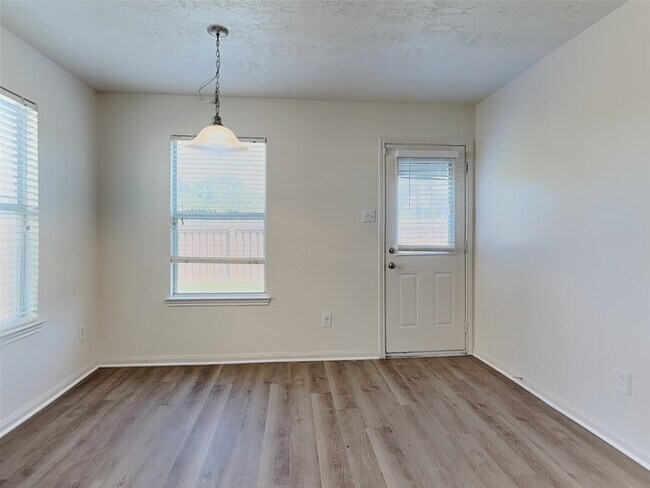 Photo - 3410 Maris Way