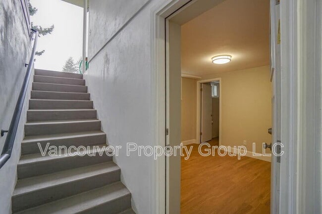 Photo - 2218 E 18th St Unit B