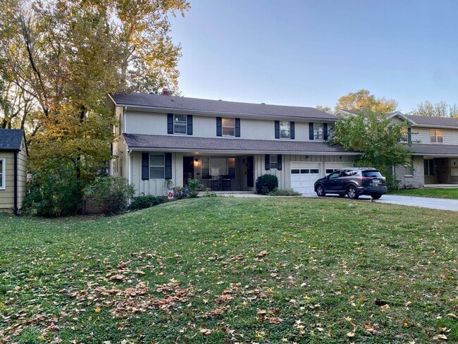 Building Photo - 7622-7624 MAIN STREET Unit 7624