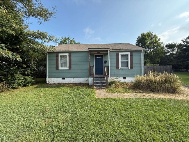 Building Photo - Located in the North Hills area, this sing... Rental