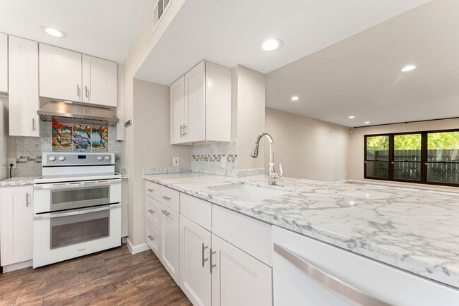 Photo - 6453 Bayou Glen Rd