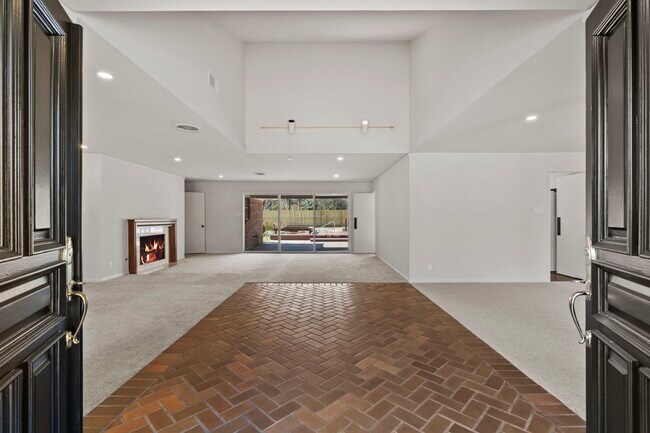 Photo - 365 Piney Point Rd