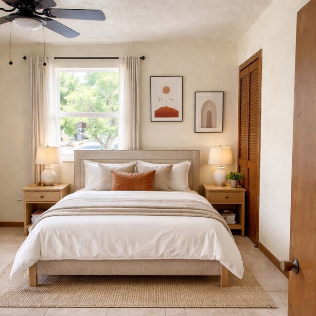 Photo - 520 N Tamarind Ave Unit Upper level  in historic building