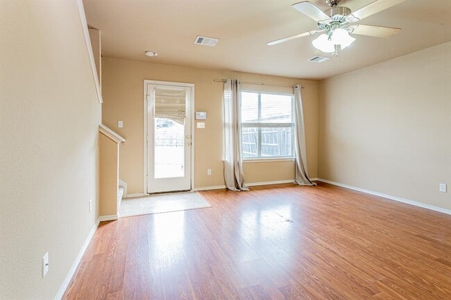 Photo - 2724 Amberglow Ct