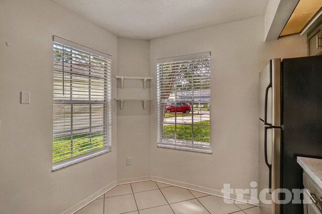 Photo - 110 Yorktown Pl