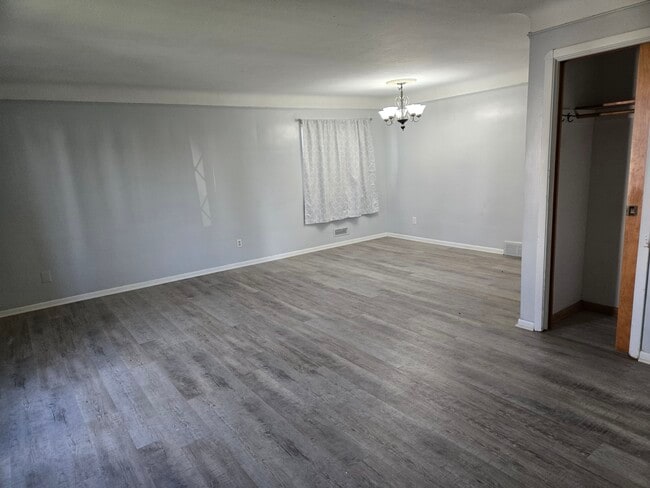 Photo - 8221 Pelham Dr Unit Lower