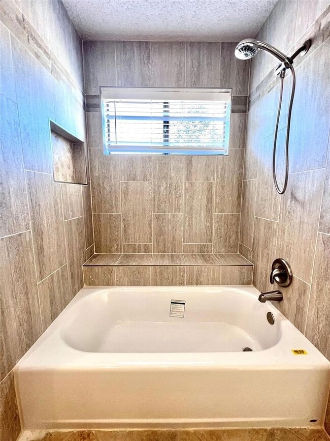 Photo - Beautiful 3-Bedroom Home with Bonus Back House w AC in Lewisville!