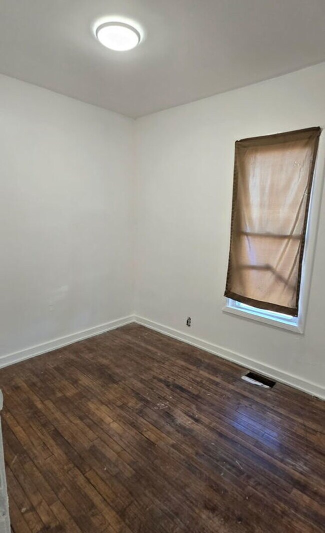 Photo - 2046 W 69th Pl