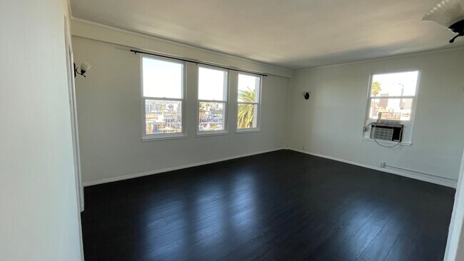 Photo - Crestwood Tower Apartments