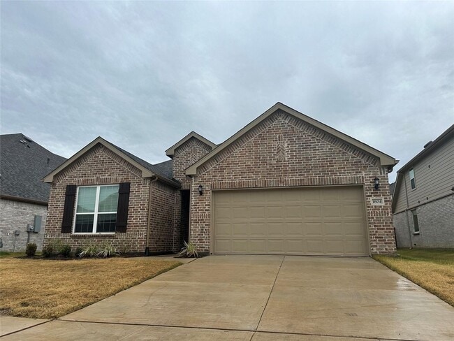 Spacious Aubrey Home Offering Style, Locat... - Spacious Aubrey Home Offering Style, Locat...