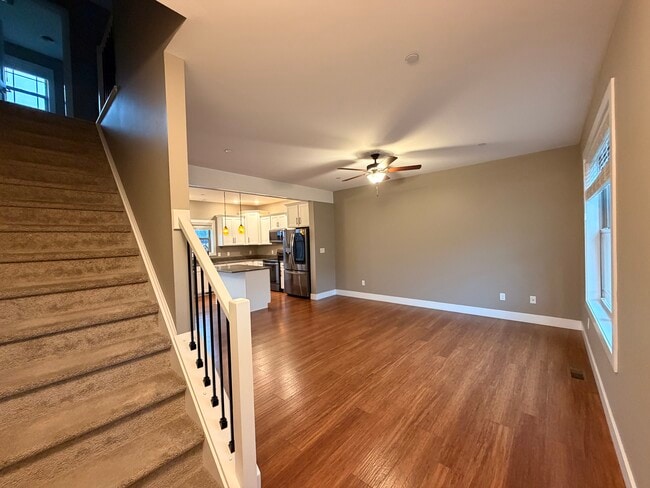 Photo - 746 Golden Spring Dr