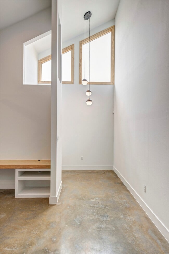 Photo - 1717 Airline Dr