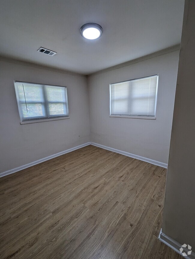 Building Photo - 3867 Bakers Ferry Rd SW Rental